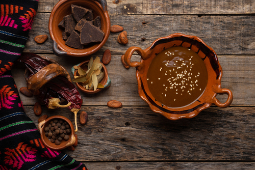 mexikói mole poblano, chillis csokis sült zöldségek
