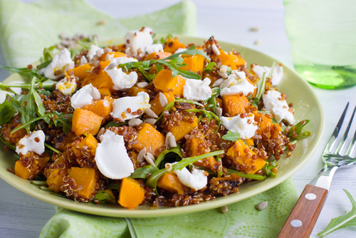 sütőtökös quinoa saláta, vegán és gluténmentes