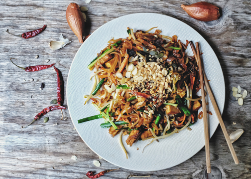 Pad thai tofuval, vegán és gluténmentes
